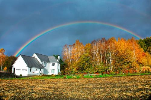 Guest House Ito3F 屋根裏部屋丘の上白亜の洋館風別荘静かな小さなお宿1名から3名