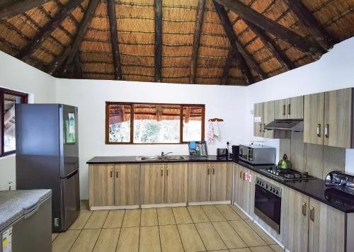 virtuve, Sobhengu Self-Catering Lodge by Dream Resorts in KwaNibela