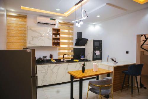 ห้องครัว, OVEAN LUXURY HOMES AWKA in อาวกา