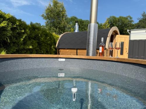 Pezsgőfürdő, TETchalet met wellness tuin in Koggenland