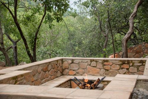 Le Opstal, a Scenic Farm Stay near Rustenburg in ครอนดัล