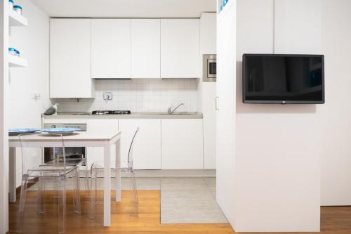 Corte sul Po – Appartamento con 2 camere | Centro Torino | Balcone romantico - image 2