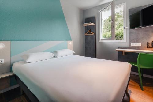 2 double beds