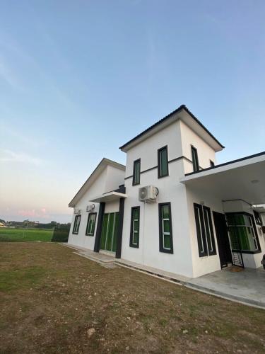 HOUSE 30 Paddy View 3509 sqft Private Yard HSB in อเลอร์ เซตาร์