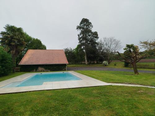 École des fans (Ecole des fans) in 納羅塞