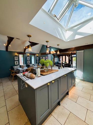 Super Host Large Luxury Cottage South Downs Park in Lodsworth