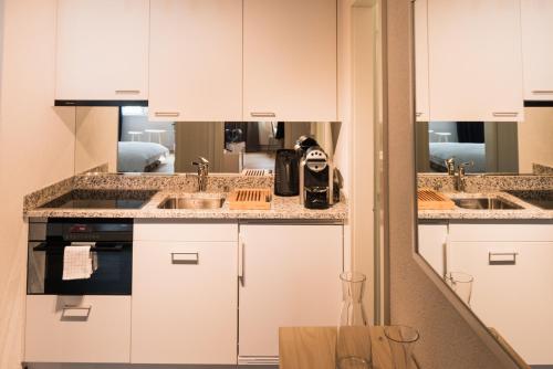 Stylish Apartment in the Heart of Zug by Airhome - image 10