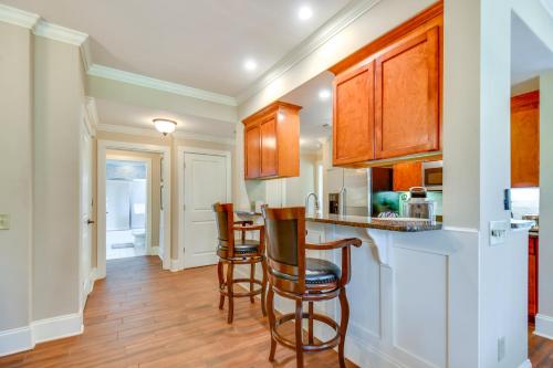 Lake Oconee Creekside Condo with Dock Access in Greensboro