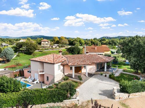 المنظر الخارجي, Home DiE Paradise in Becici