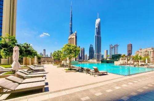 BAZ Vacation Homes | 2BR Burj Khalifa View | Direct Access to Dubai Mall - image 9