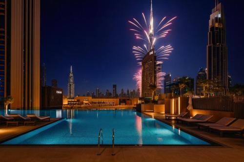 BAZ Vacation Homes | 2BR Burj Khalifa View | Direct Access to Dubai Mall - image 8