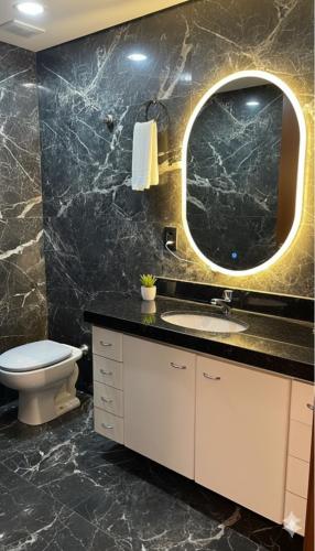 Bathroom, Designer apartment in Caldas Novas Thermas Dos Bandeirantes next to Singapura shopping centre in Bandeirantes