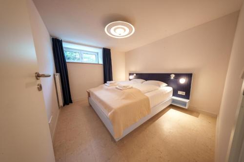 3 bedrooms, 4 beds