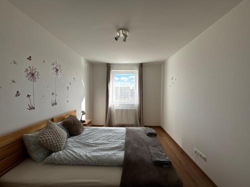519 Family Apartment 2 near by Heroes Square with free garage - image 3