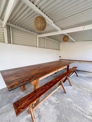 Kaz Creole, grande terrasse, piscine, parking in Le Francois
