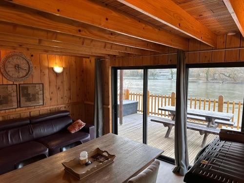 Au Fil de l'Eau in Colleville