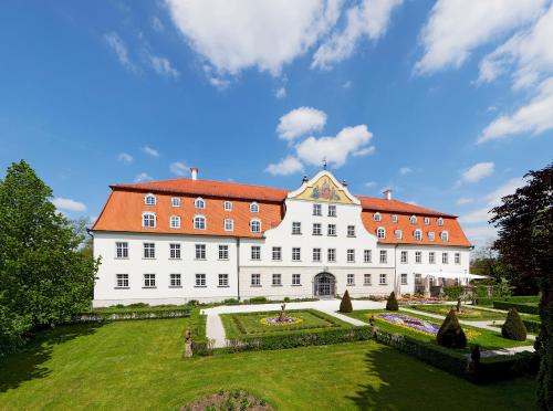 . Schloss Lautrach