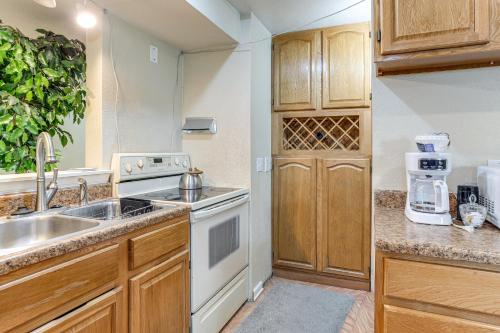 6 Mi to Cherry Creek SP! Family Home in Suburbs in Tallyn's Reach