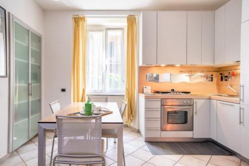  GuestHost - Cosy APT 200m from Como-Borghi Station in Como