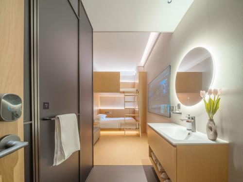 船長5號酒店 – 上海中山公園江蘇路地鐵站 (Captain  5 Hotel (Shanghai Zhongshan Park Jiangsu Road Subway Station）) in 長寧區及新虹橋商業中心