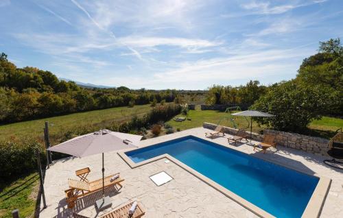 Peldbaseins, Amazing Home In Donji Bitelic in Rumin