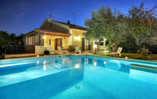 Awesome Home In Ragusa
