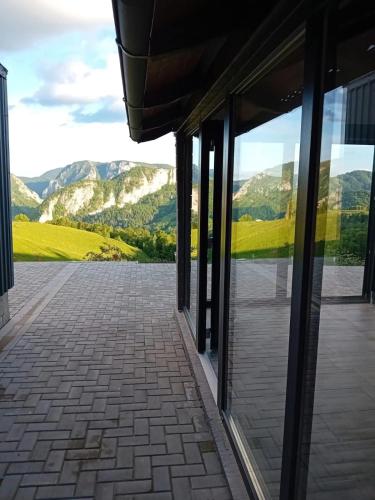 Căsuța de După Deal, Ponor (Casuta de Dupa Deal, Ponor) in Valea Manastirii