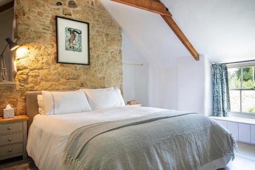 Manor Cottage at Cusgarne Manor, romantic, dog-friendly in Gvenapa