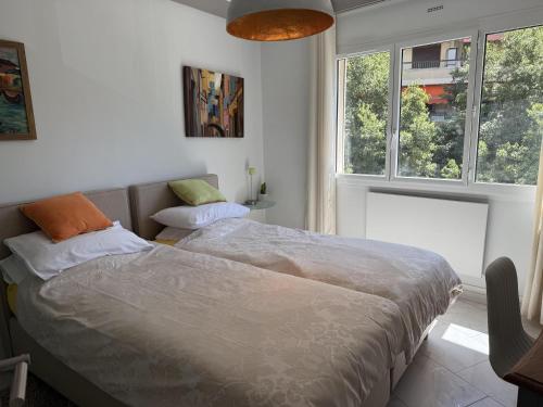 2 BR Apartment in the center of Cannes - 2305 - image 2