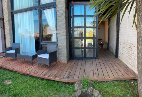 2 bedrooms, 4 beds