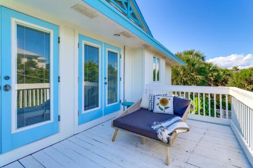 Walk to Wabasso Beach Home with Hot Tub and Bikes in Wabasso Beach (FL)