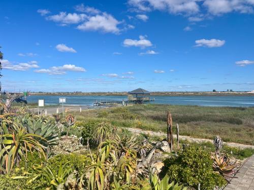 Rodyti, Wild Riverside Cottage in Veldrif