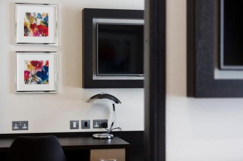 The Westbourne Hyde Park - image 3