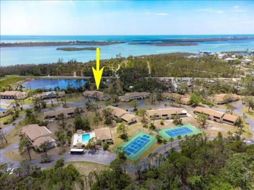 Forest Park – Pool, Tennis & Coastal Charm in Grove City (FL)