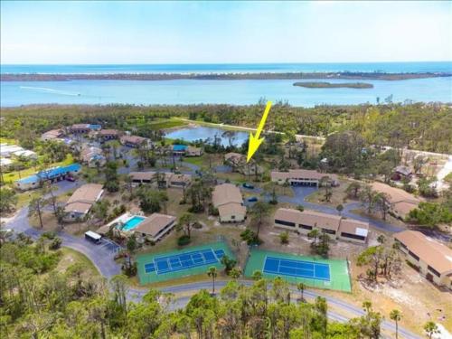 Forest Park – Pool, Tennis & Coastal Charm in Grove City (FL)