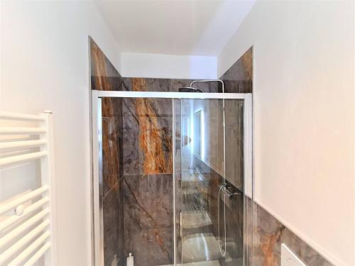 ฝักบัว, Allegra Viareggio- Triple standard Room in เวียเรจโจ