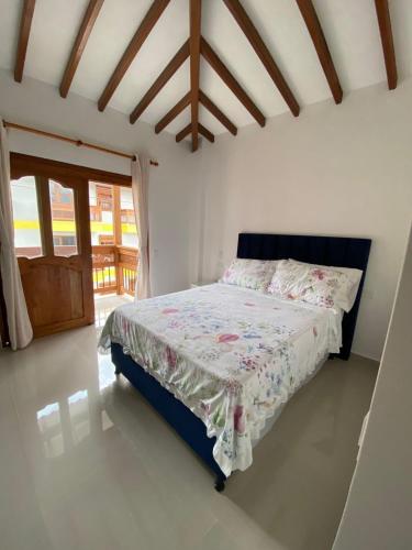 Las Flores de María 302