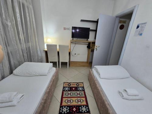 Isabel Rooms