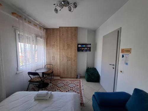 Isabel Rooms