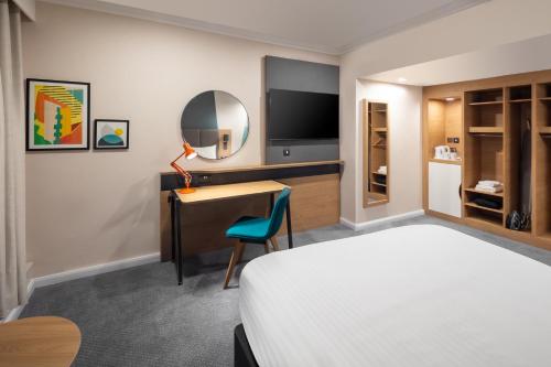 Holiday Inn Farnborough an IHG Hotel - image 13