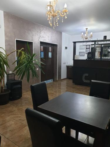 Pensiunea Vânătorului (Pensiunea Vanatorului) in Argeşelu