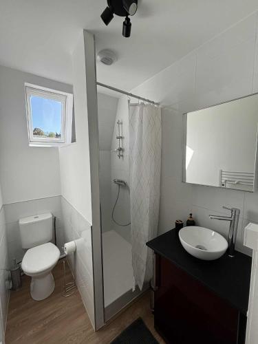 Bathroom, Appartement moderne proche de l'autoroute in Combronde