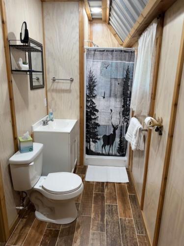 Trails, Tails, and Scales Cabin1 in Wiergate
