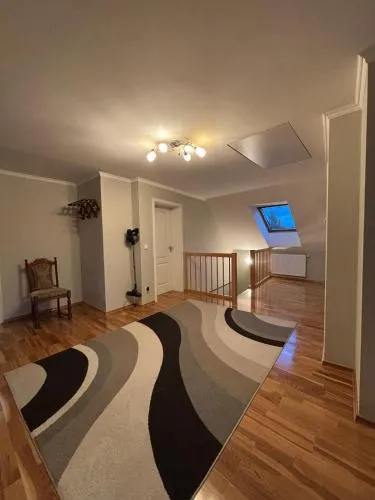 Moderne 4-Zimmer Wohnung mit Balkon in Dresden, Deutschland