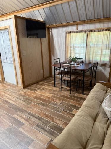 Trails, Tails, and Scales Cabin1 in Wiergate