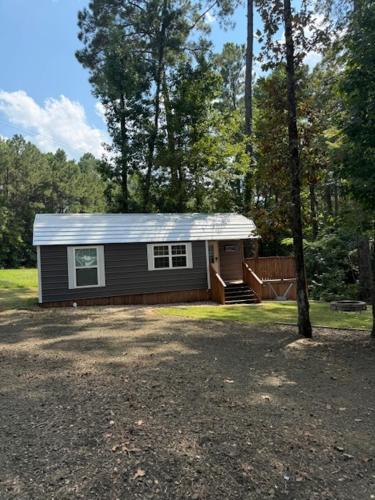 Trails, Tails, and Scales Cabin1 in Wiergate
