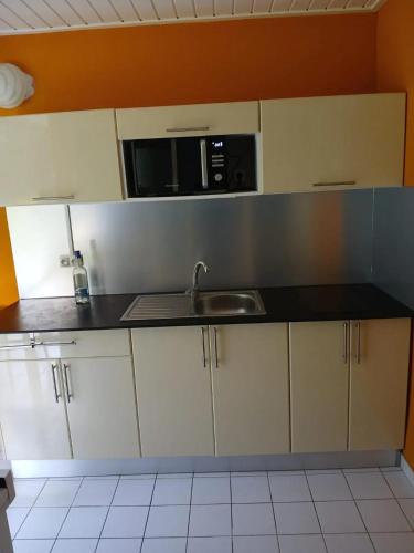 Maison avec terrasse à Grand-Bourg de 30 m² (Maison avec terrasse a Grand-Bourg de 30 m²) in Σεντ-Λούις