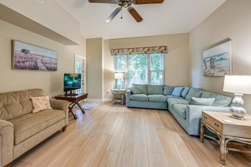 3 Mi to 5th Ave South Quiet Getaway with Garden in 東那不勒斯