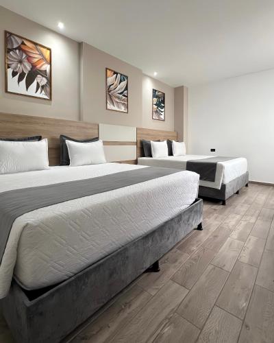 2 queen beds
