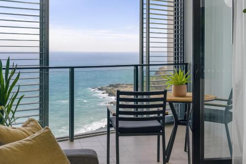 803 - Stylish Retreat - Ocean Views & Parking, Newcastle